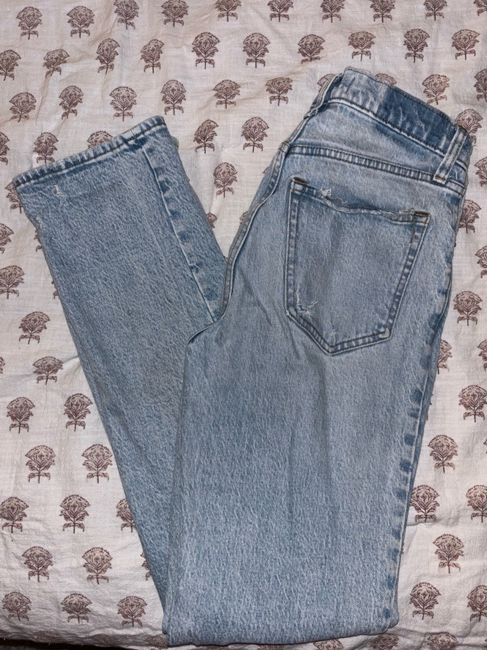 Abercrombie & Fitch The '90s Straight Ultra High Rise Jean Waist 27/ 4L
